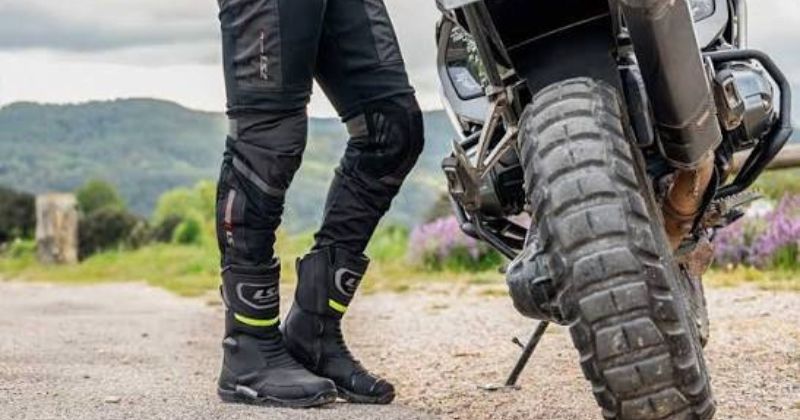Quần biker là gì và sự khác nhau giữa quần bảo hộ mô tô và quần biker thời trang